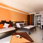 San Giovanni فندق جيارديني ناكسوس